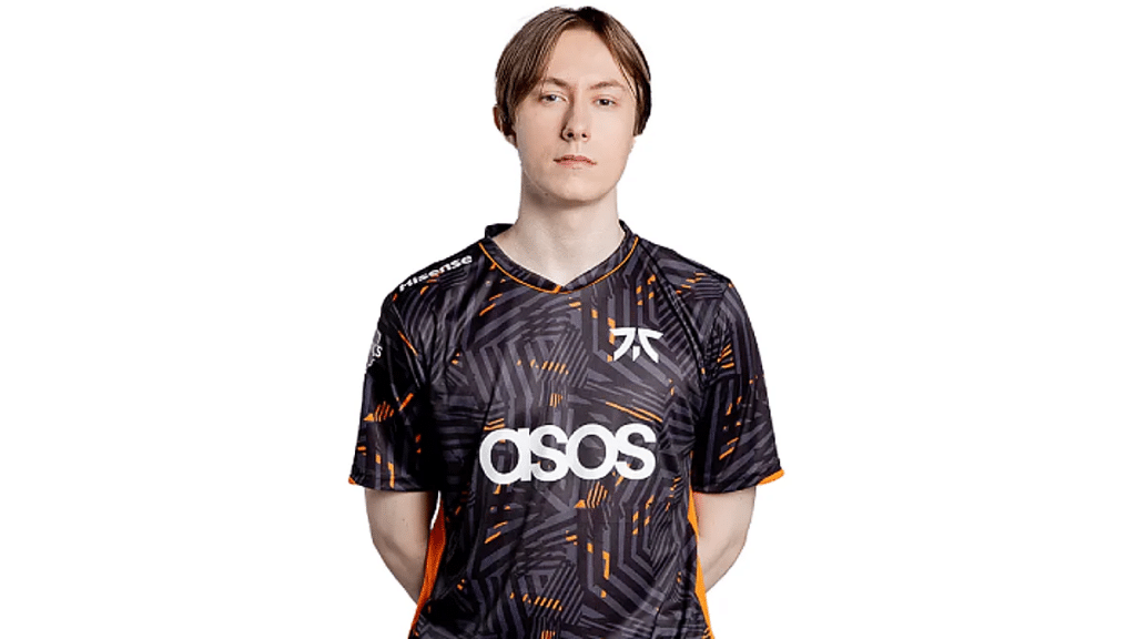 A photo of the best valorant player in the world, FNC Chronicle.